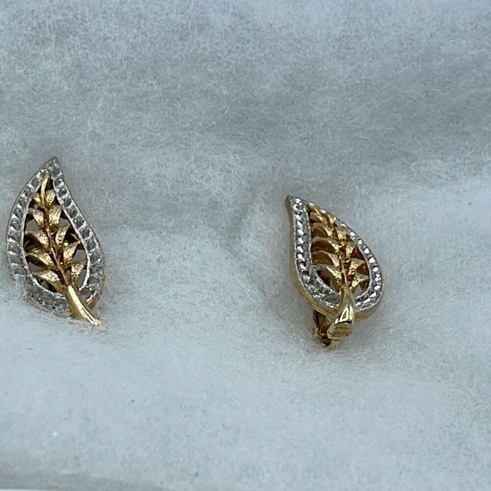 Vintage leaf open cut design clip earrings
